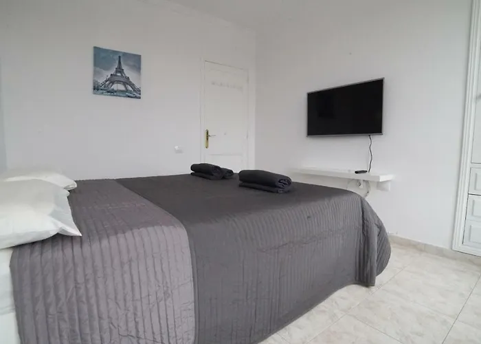 Апартаменты Harbour With Sea View *