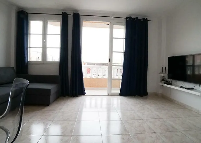 Апартаменты Harbour With Sea View