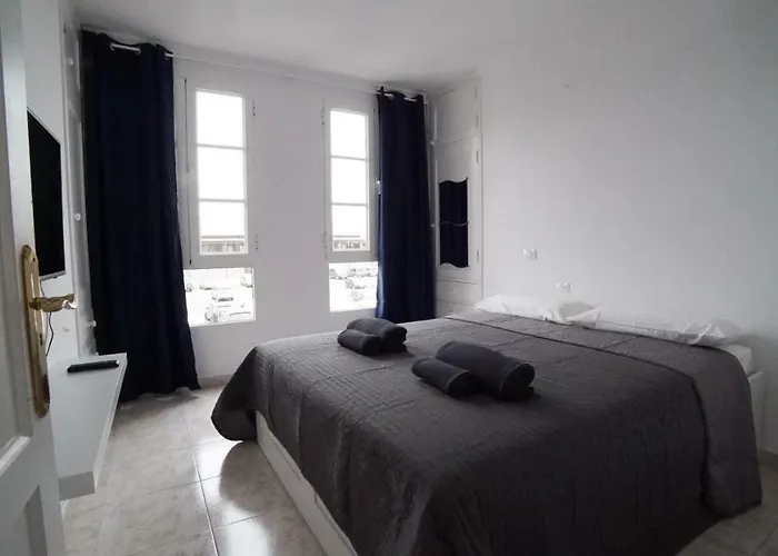 Harbour With Sea View Апартаменты Коральео